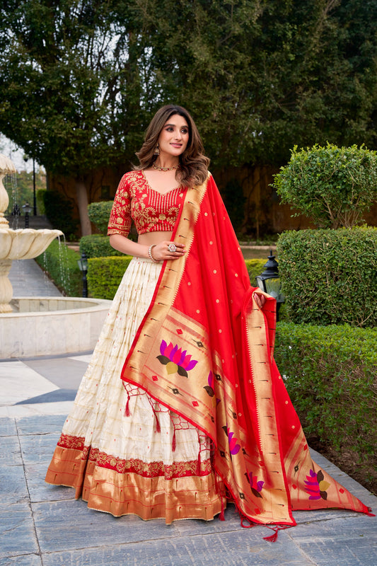 This Paithani lehenga choli blends rich silk, zari weaving, and elegant embroidery for a truly royal finish ๐ช