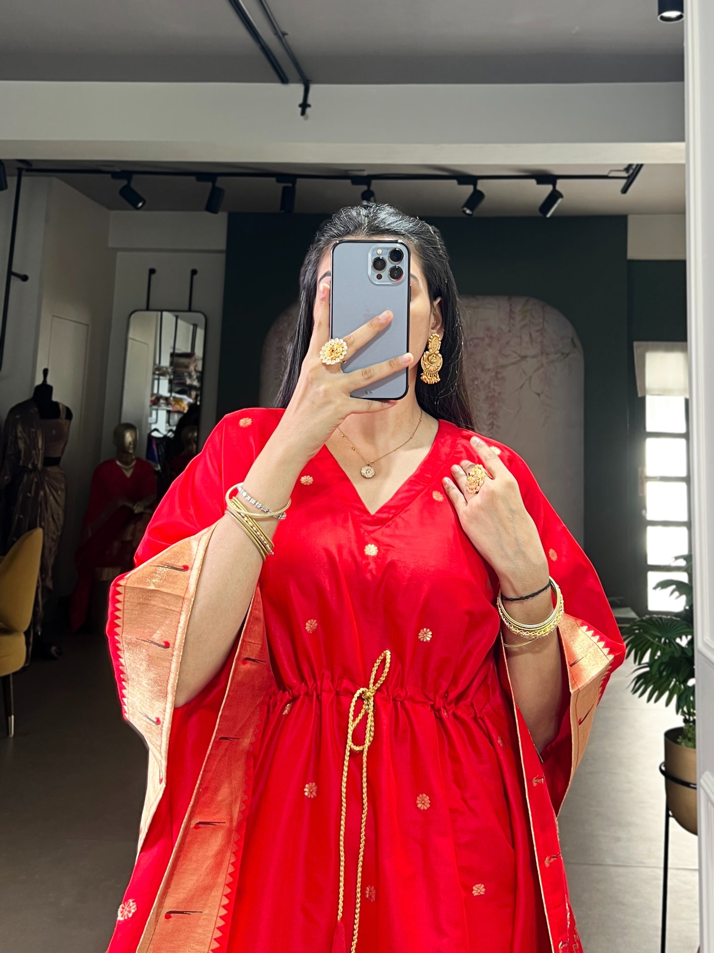 get traditional touch to your adoring this paithni kaftan is here to win hearts!🖤