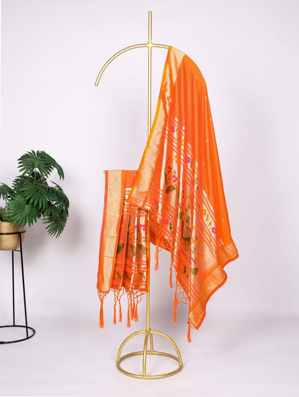 A dupatta that speaks tradition!
