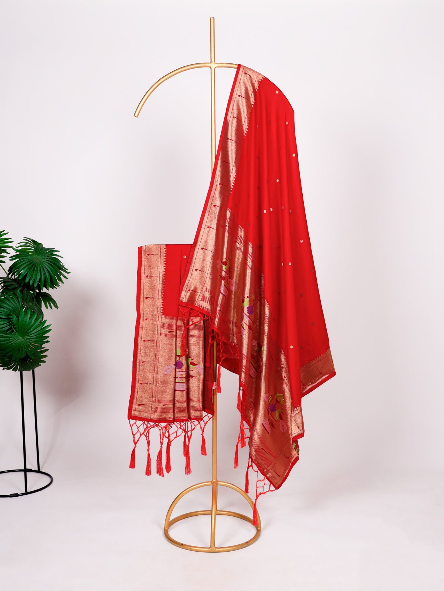 A dupatta that speaks tradition! ✨