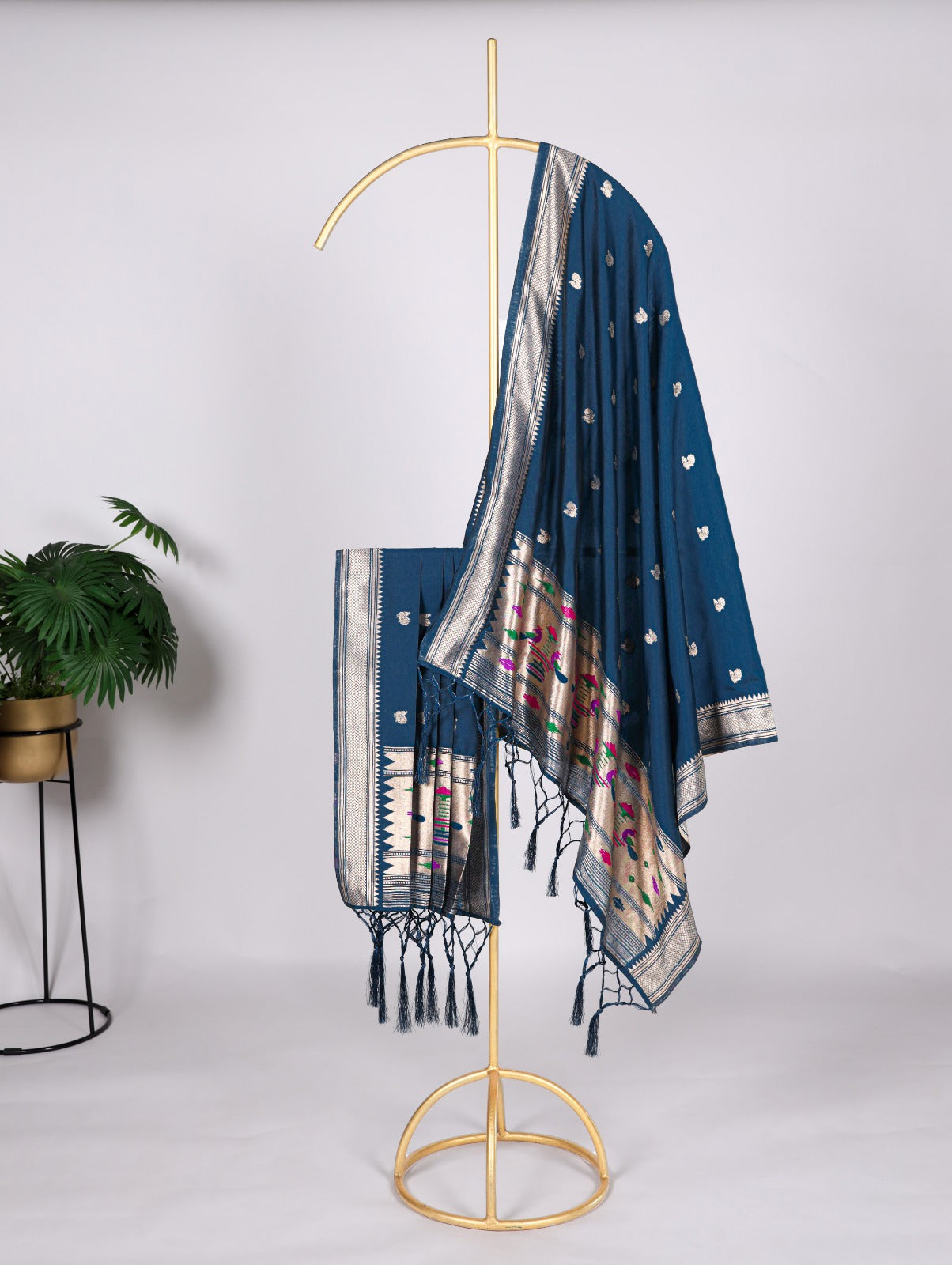 A dupatta that speaks tradition! ✨
