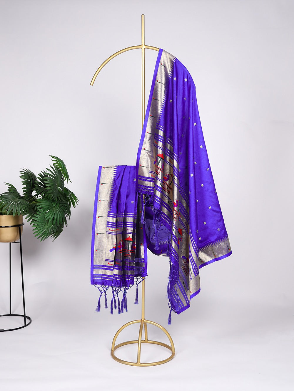 A dupatta that speaks tradition! ✨