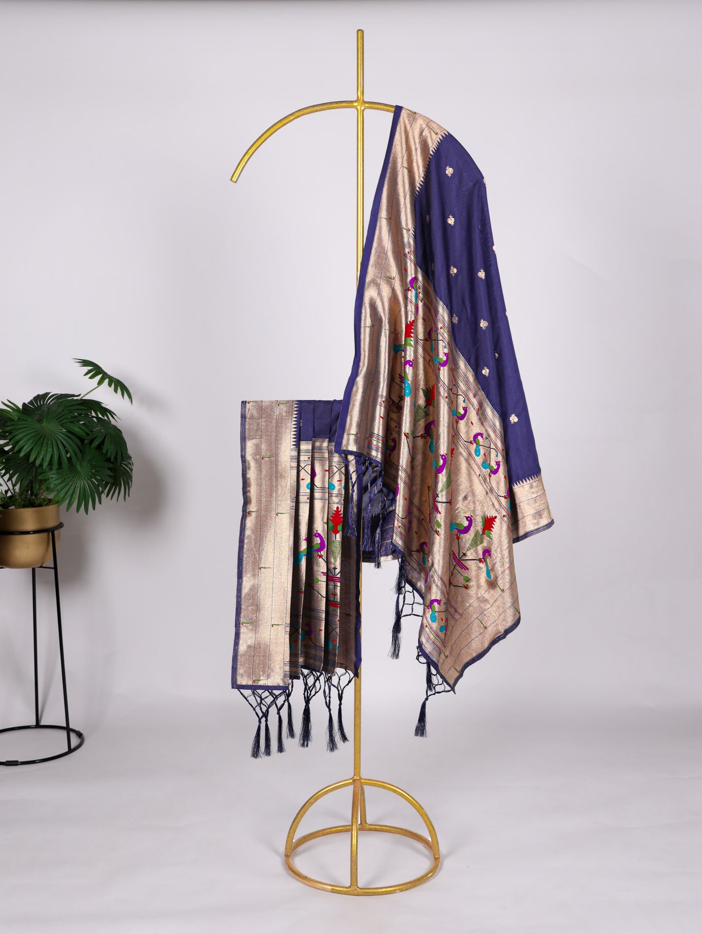 A dupatta that speaks tradition! ✨