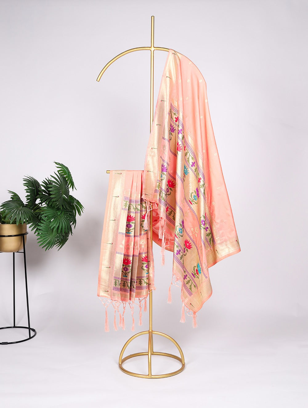 A dupatta that speaks tradition! ✨