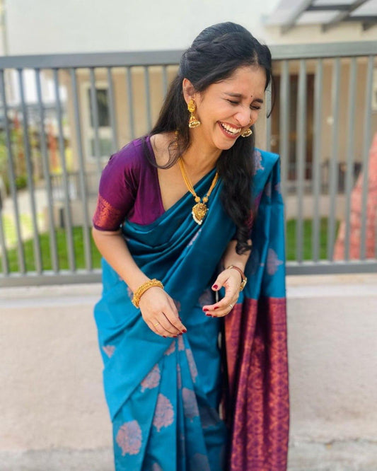 This beautiful saree is elegantly decorated with gorgeous Solid Jacquard weave that gives a perfect look to the outfit.