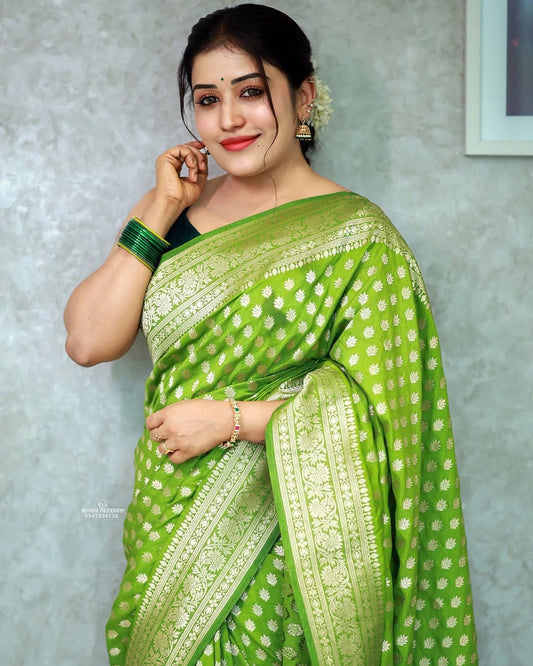 This beautiful saree is elegantly decorated with gorgeous Solid Jacquard weave that gives a perfect look to the outfit.