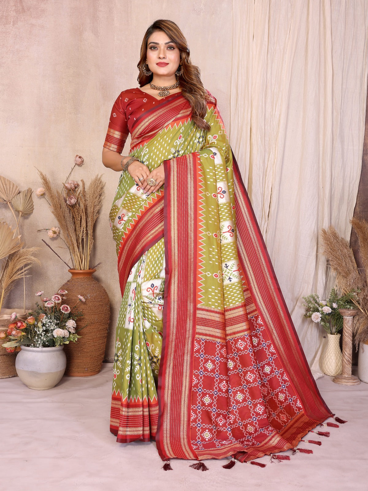 ✨ Soft Silk Ikkat Weaving Saree with Rich Zari Border ✨