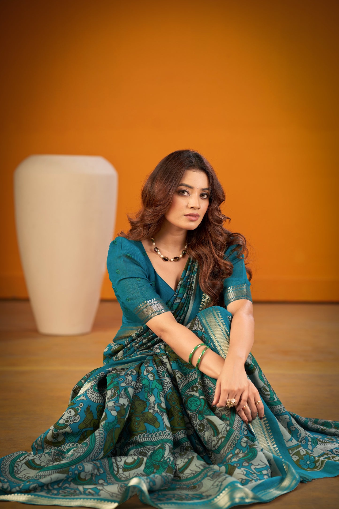 Elegant Kalamkari artistry paired with shimmering zari weaving makes this Chanderi saree a perfect choice for festive and ethnic occasions 🥀