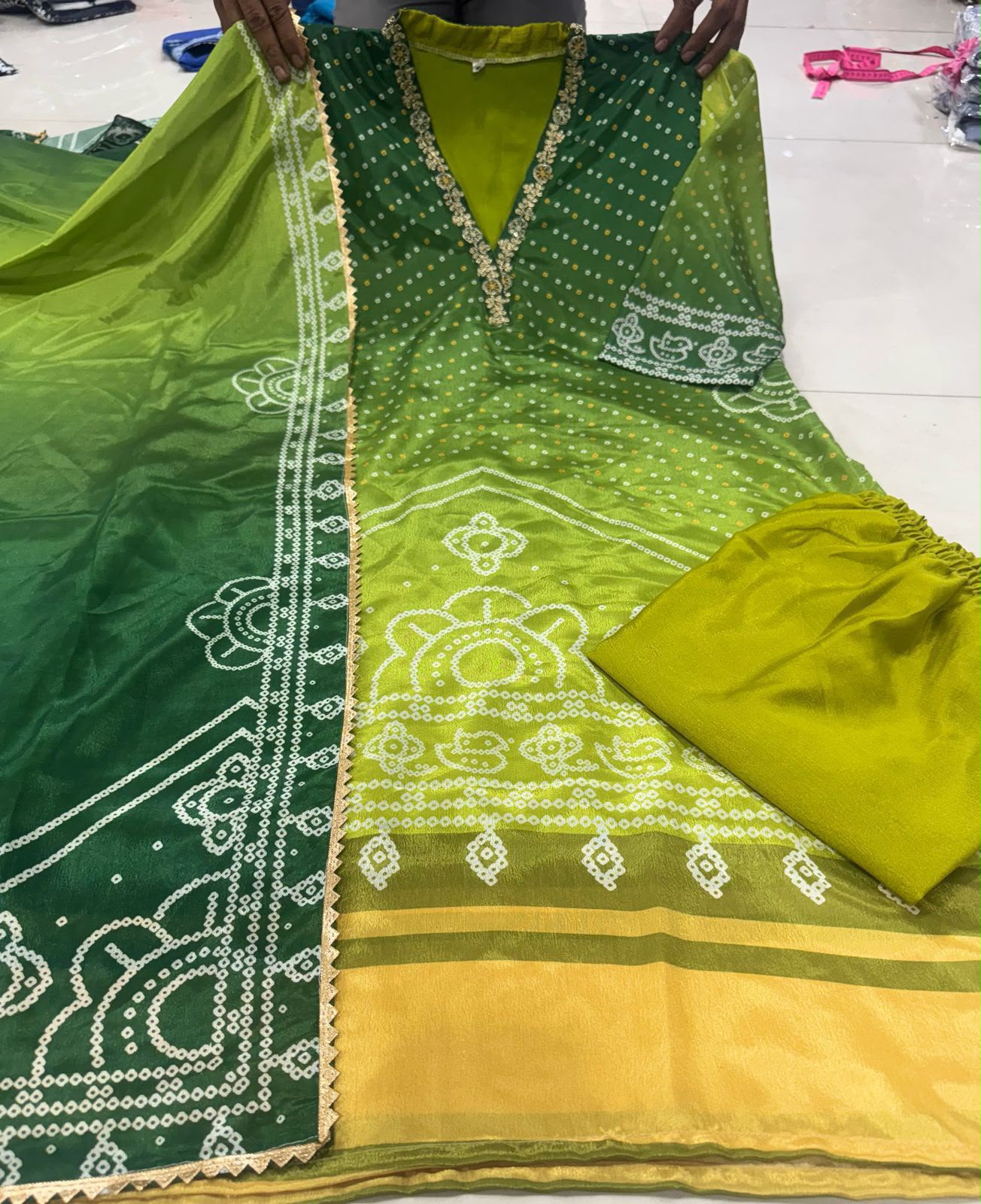 👉❤️PRESERNTING NEW STYLISH DESIGNER HEAVY CODING EMBROIDERY WORK WITH PENT👍