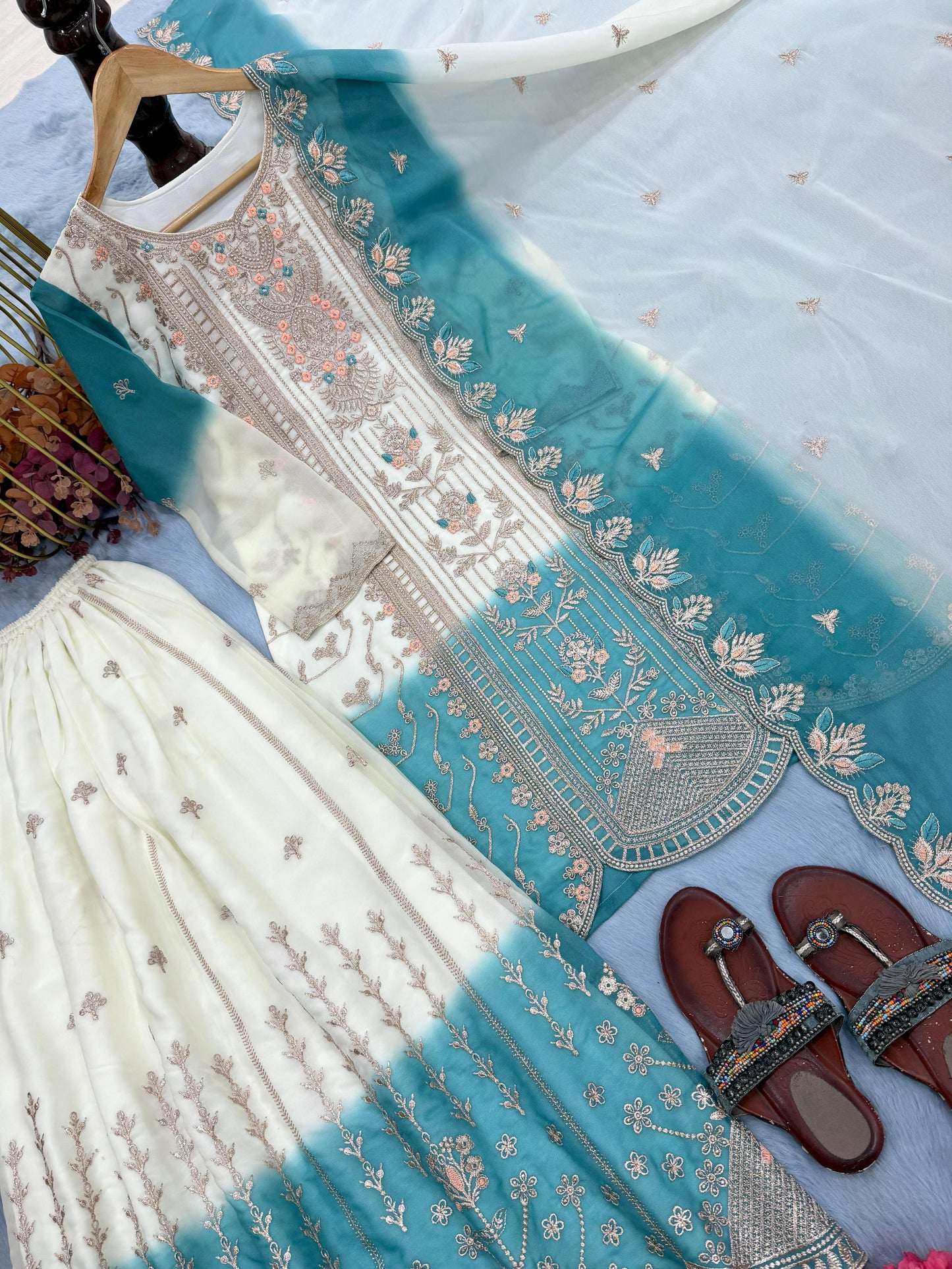 👗Launching New 🦋 Đěsigner Party Wear Look Pur Heavy Dual Tone Peding Star Georgette Top Plazzo & Dupatta Set👗
