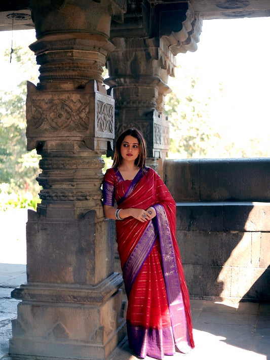 Light on the body, elegant in style A crepe stripe weaving saree made for everyday comfort ✨