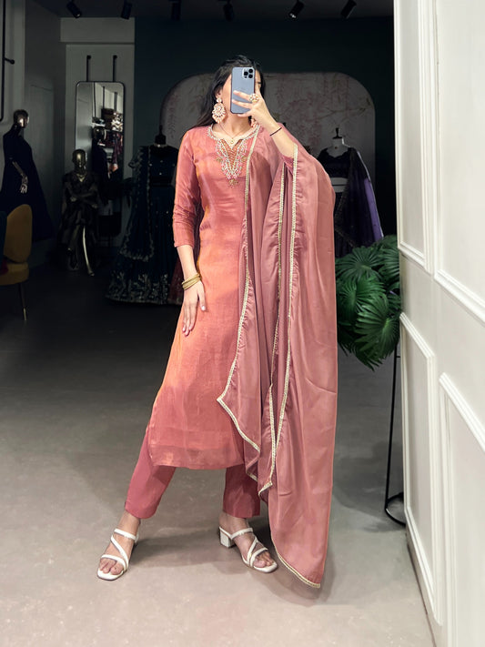 This kurta set isn’t just an outfit—it’s a whole vibe! 🌹