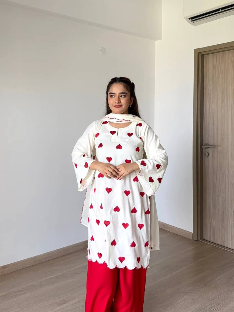 Women's Kurta Palazzo Set in Off White Natural Crepe with Heart Embroidery