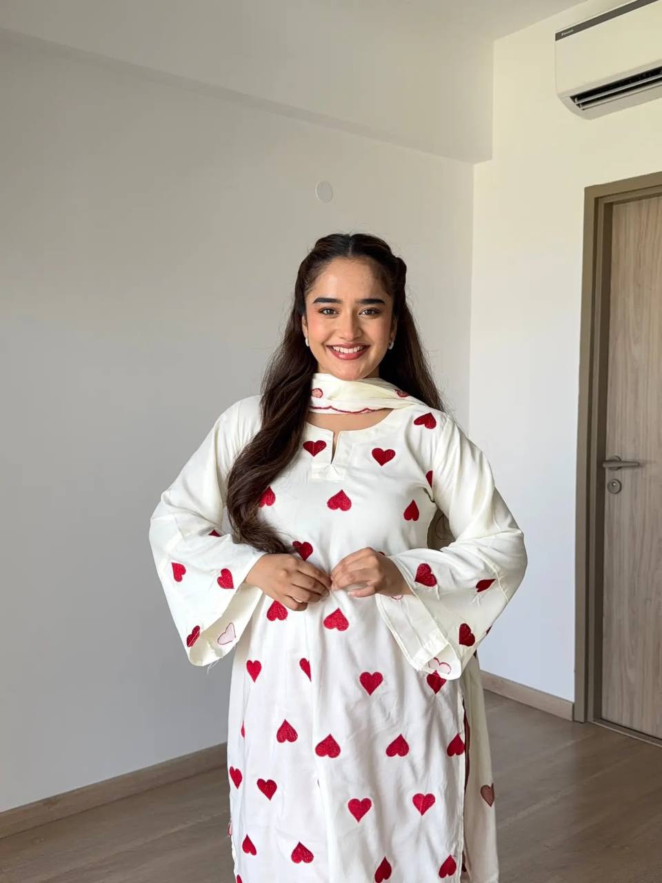Women's Kurta Palazzo Set in Off White Natural Crepe with Heart Embroidery