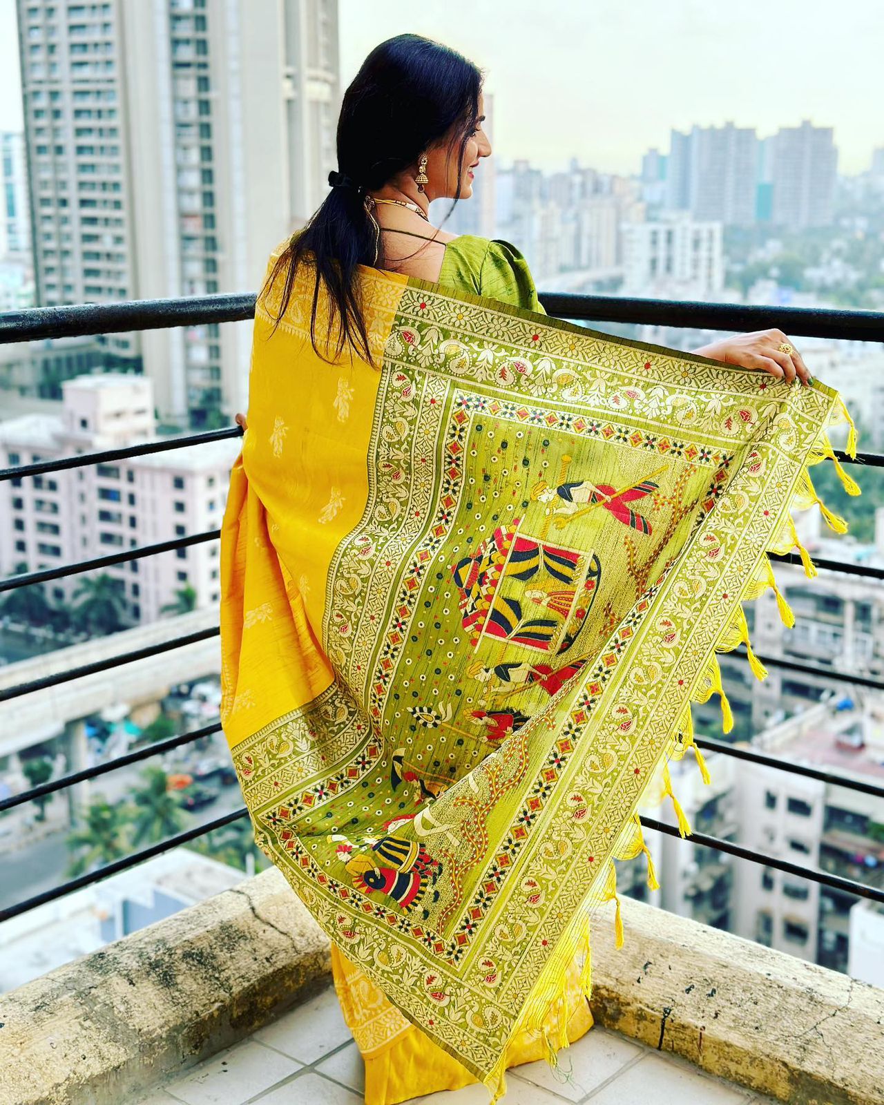 Soft Raw Silk Two tone Weaving saree