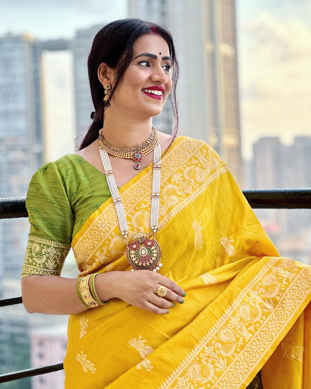Soft Raw Silk Two tone Weaving saree