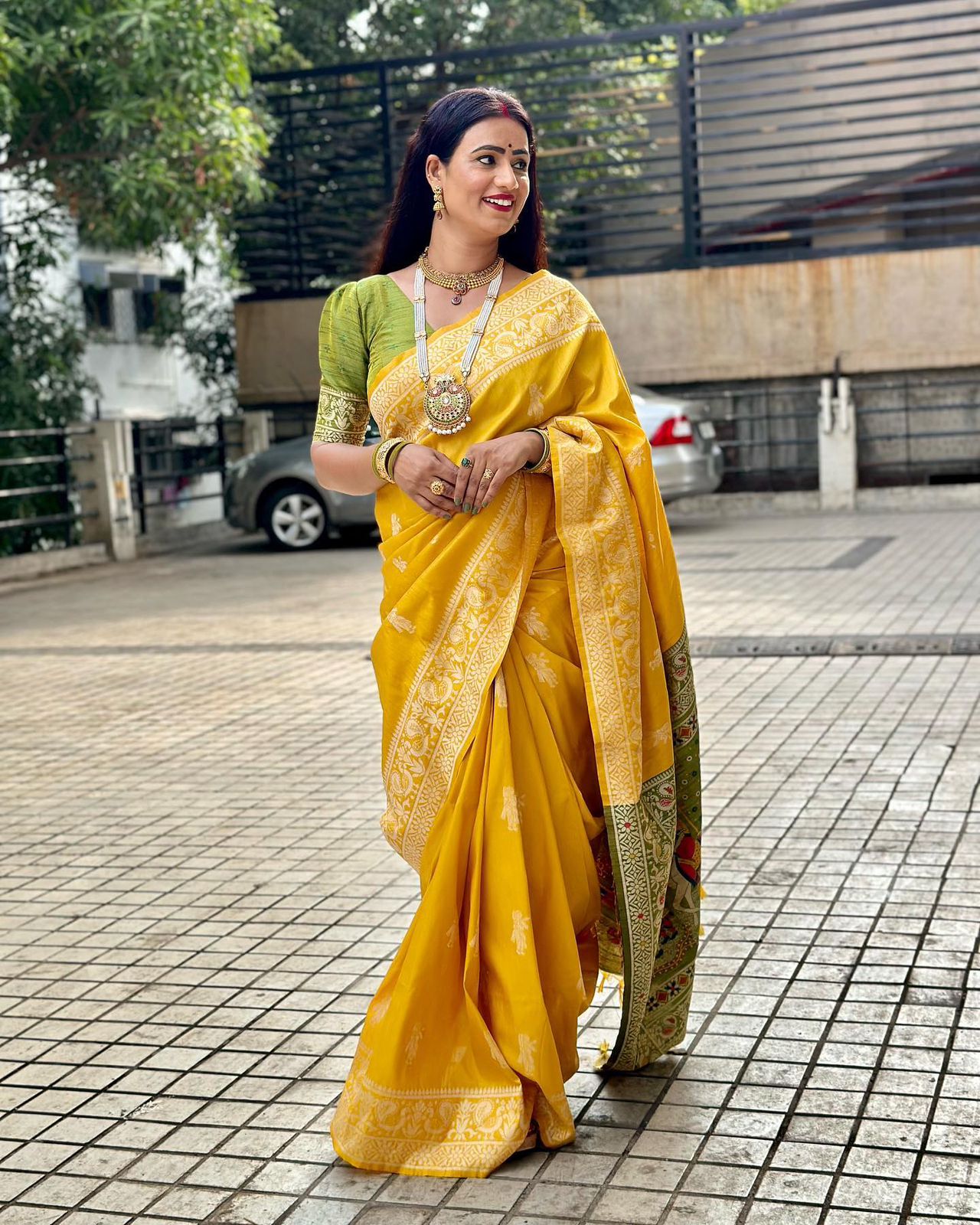 Soft Raw Silk Two tone Weaving saree