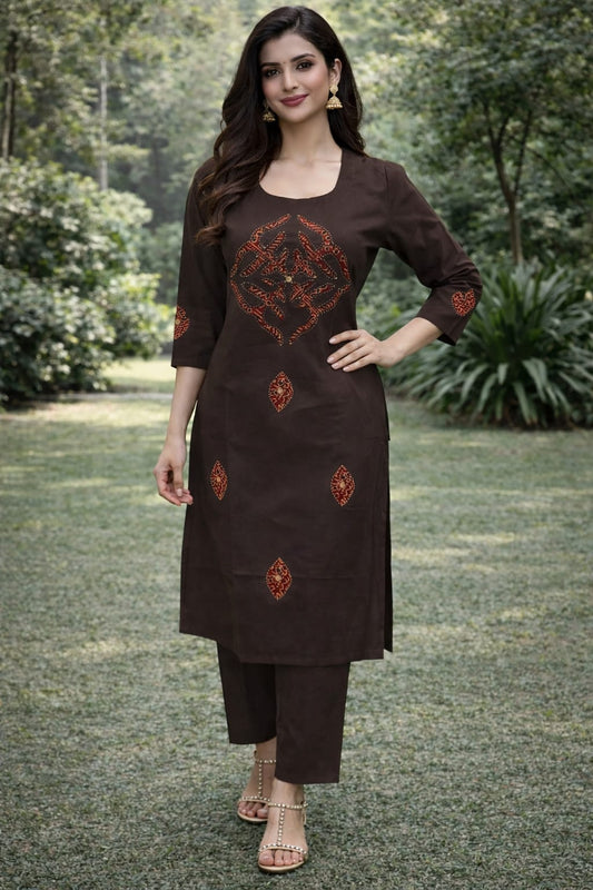 PREMIUM DHABU COTTON APLICK WITH KATHA WORKED A LINE TOP WITH PLAZO SETPREMIUM DHABU COTTON APLICK WITH KATHA WORKED A LINE TOP WITH PLAZO SET
