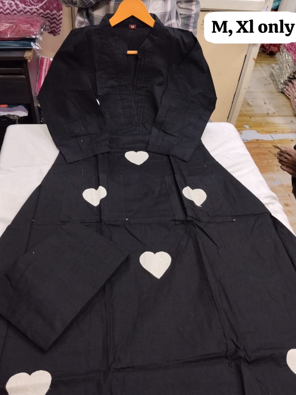 Stand patti Heart shape with two side pocket of cord set