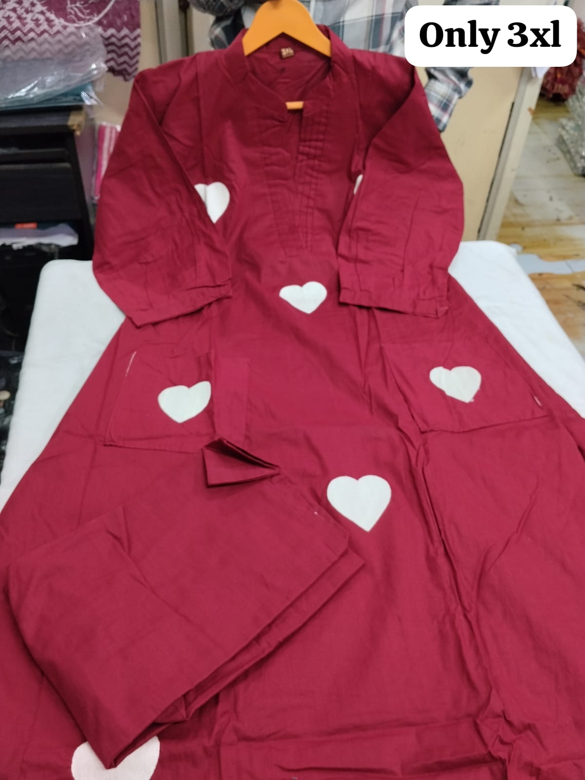 Stand patti Heart shape with two side pocket of cord set