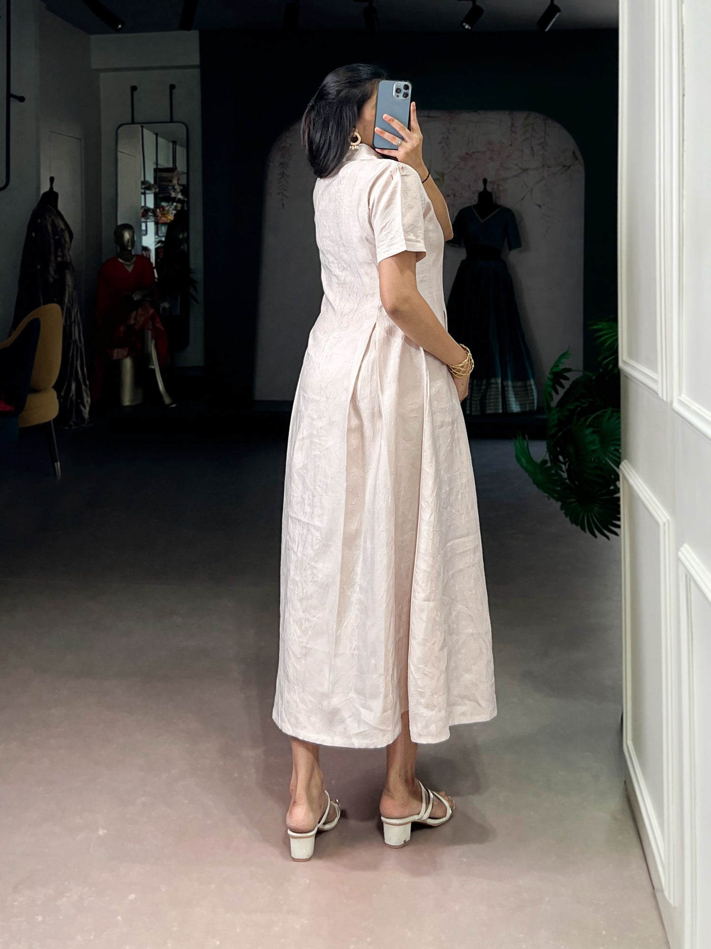 Soft hues, relaxed fit, and premium remy fabric come together for an effortlessly chic look 🤍