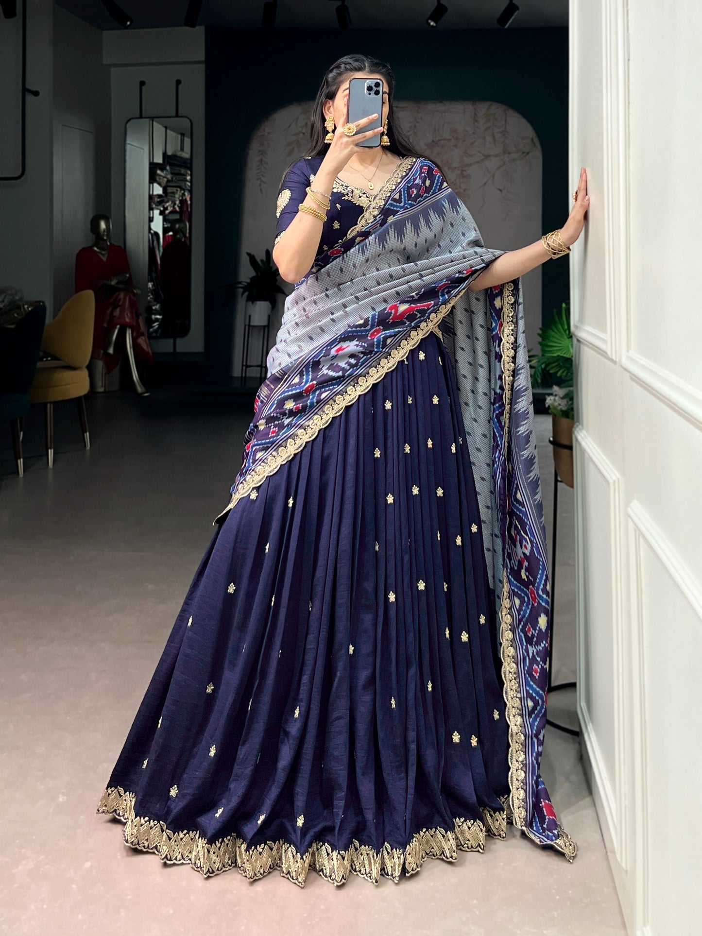 Rich Vichitra silk, graceful flair, and the timeless charm of Tussar silk come together to create a lehenga that speaks pure sophistication. 🌟