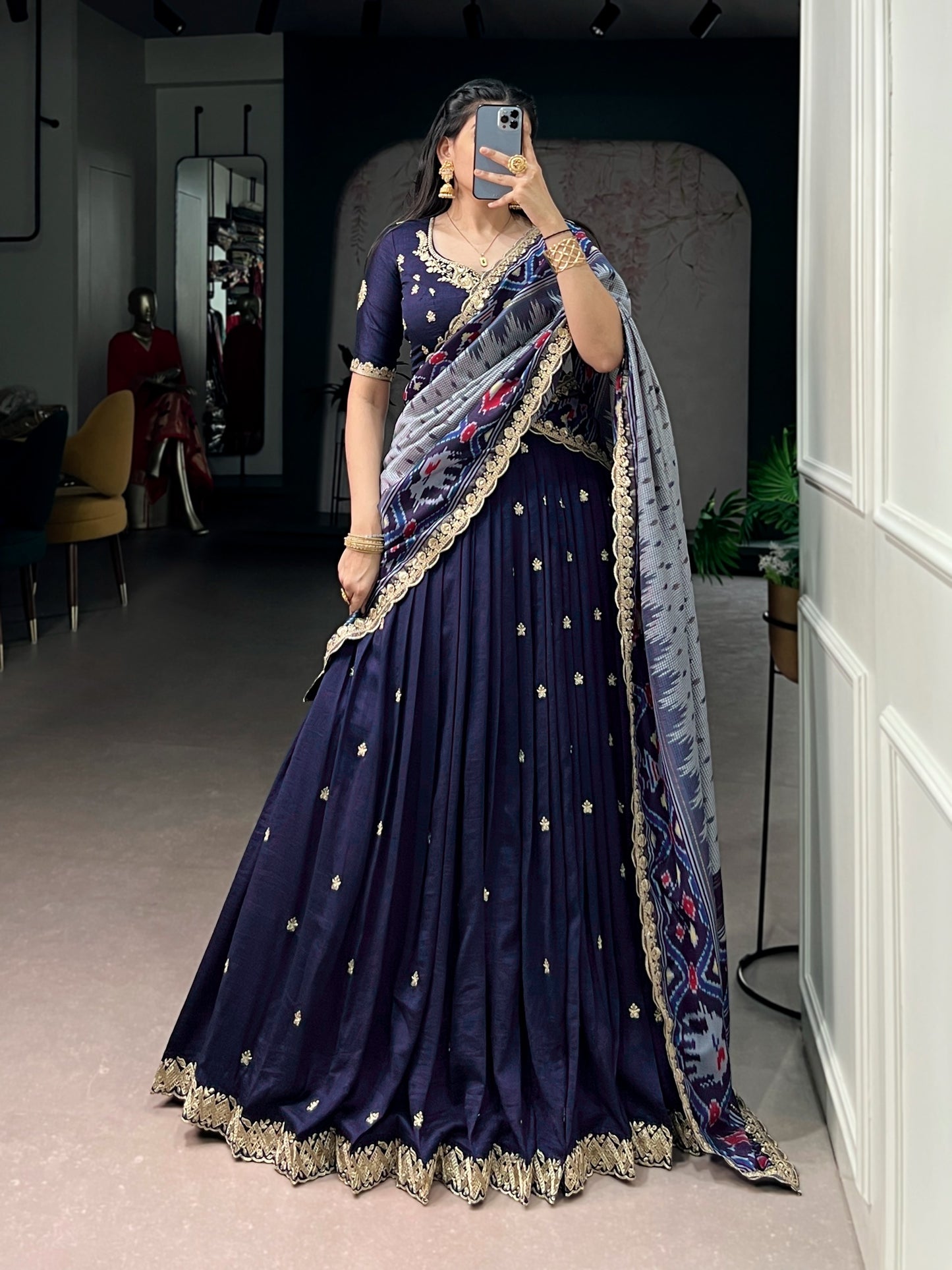 Rich Vichitra silk, graceful flair, and the timeless charm of Tussar silk come together to create a lehenga that speaks pure sophistication. 🌟
