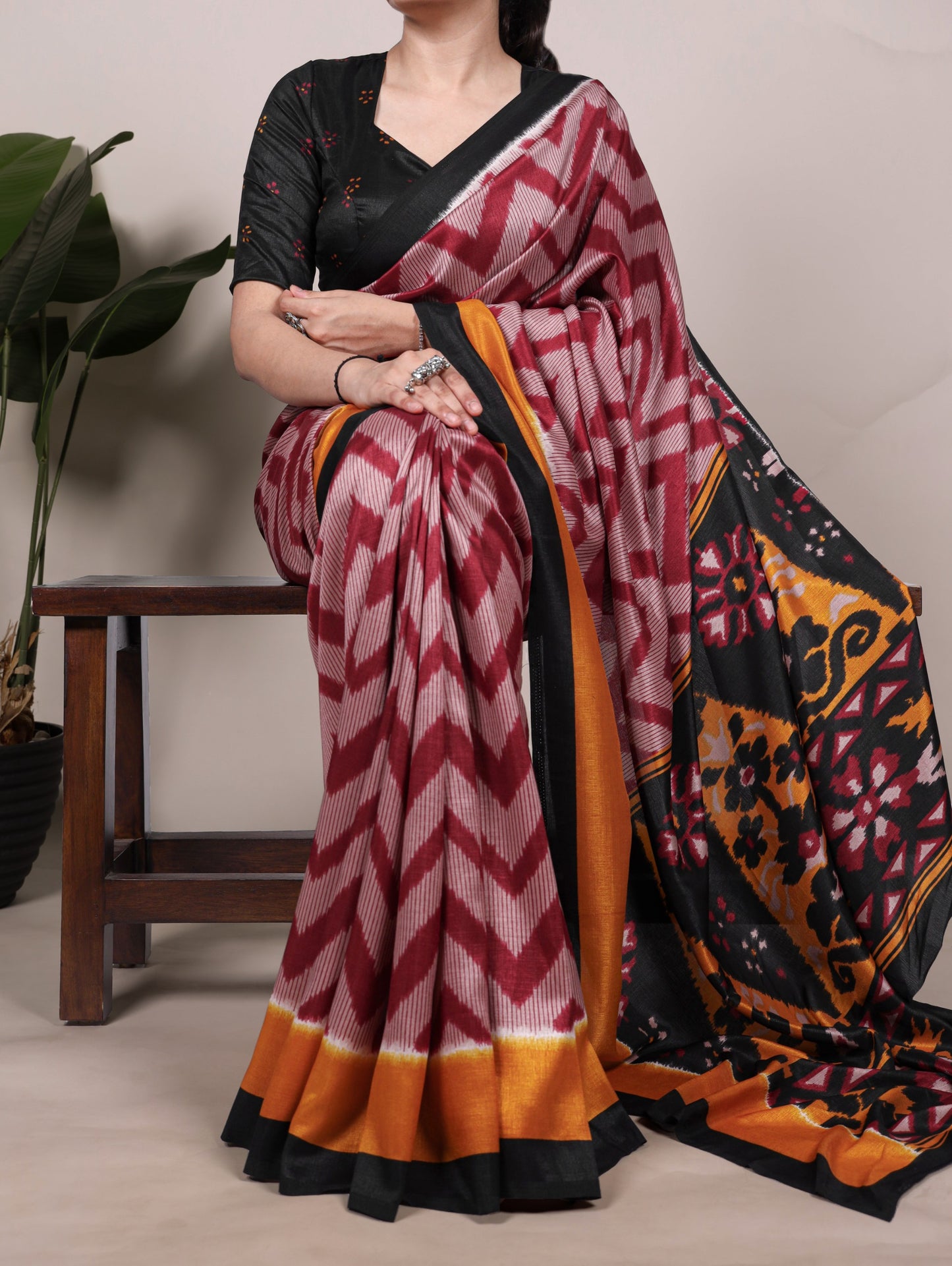 Zigzag weaves, tasar silk, and a drape that makes every moment elegant 🪸