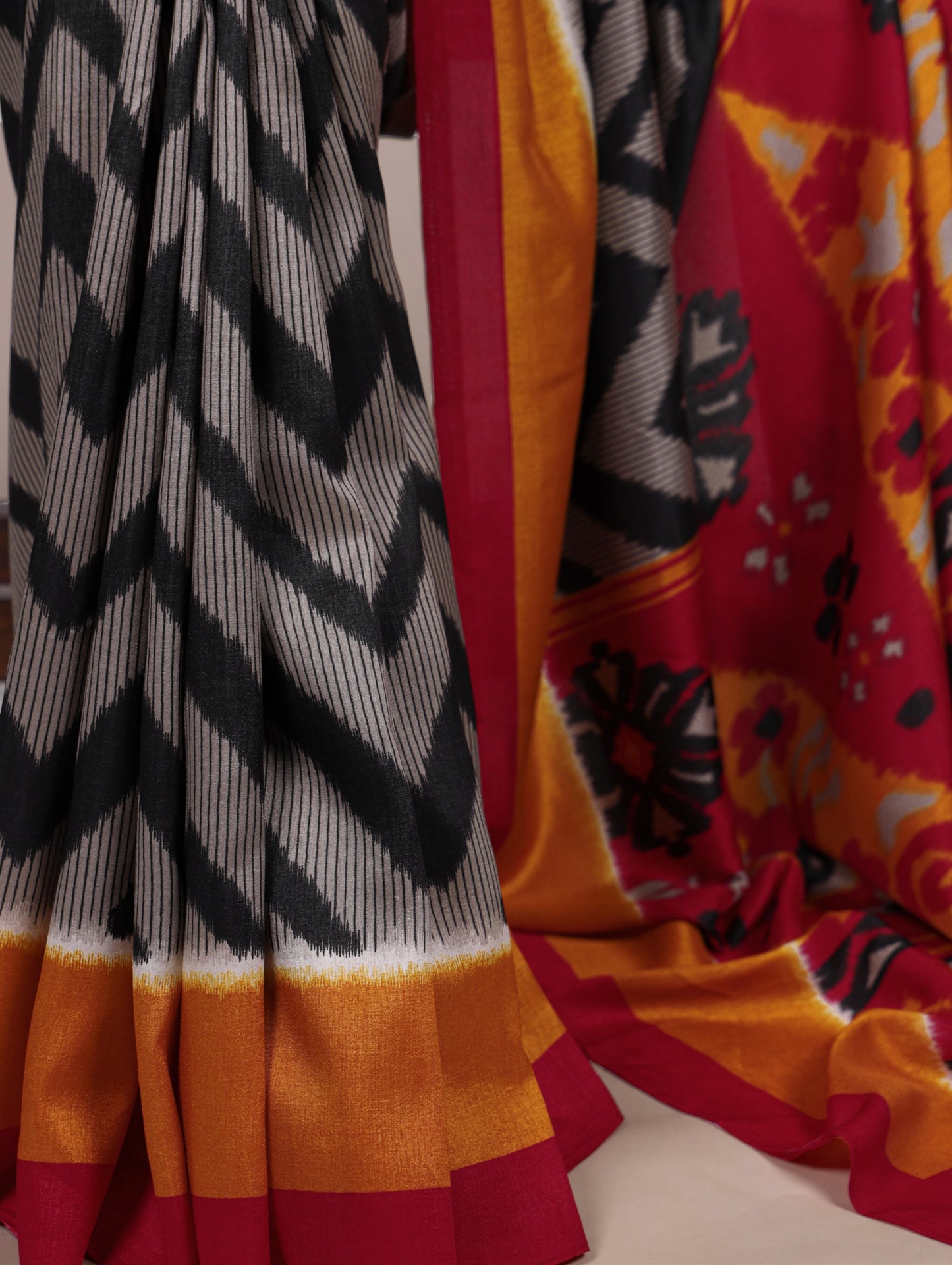 Zigzag weaves, tasar silk, and a drape that makes every moment elegant 🪸