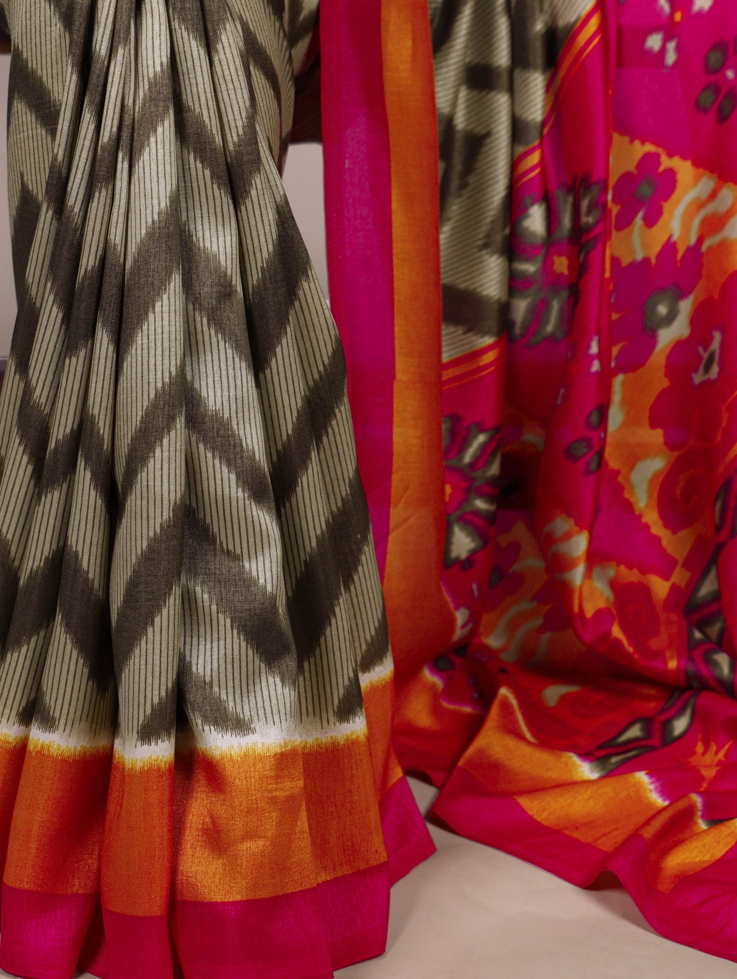 Zigzag weaves, tasar silk, and a drape that makes every moment elegant 🪸