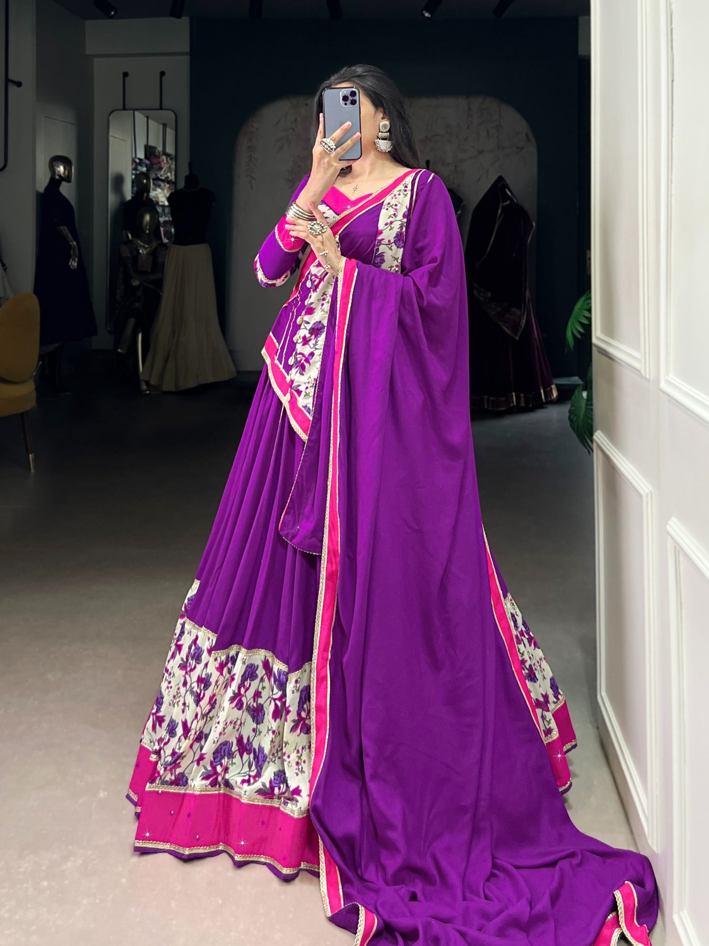 When tradition meets trend, the look becomes unforgettable