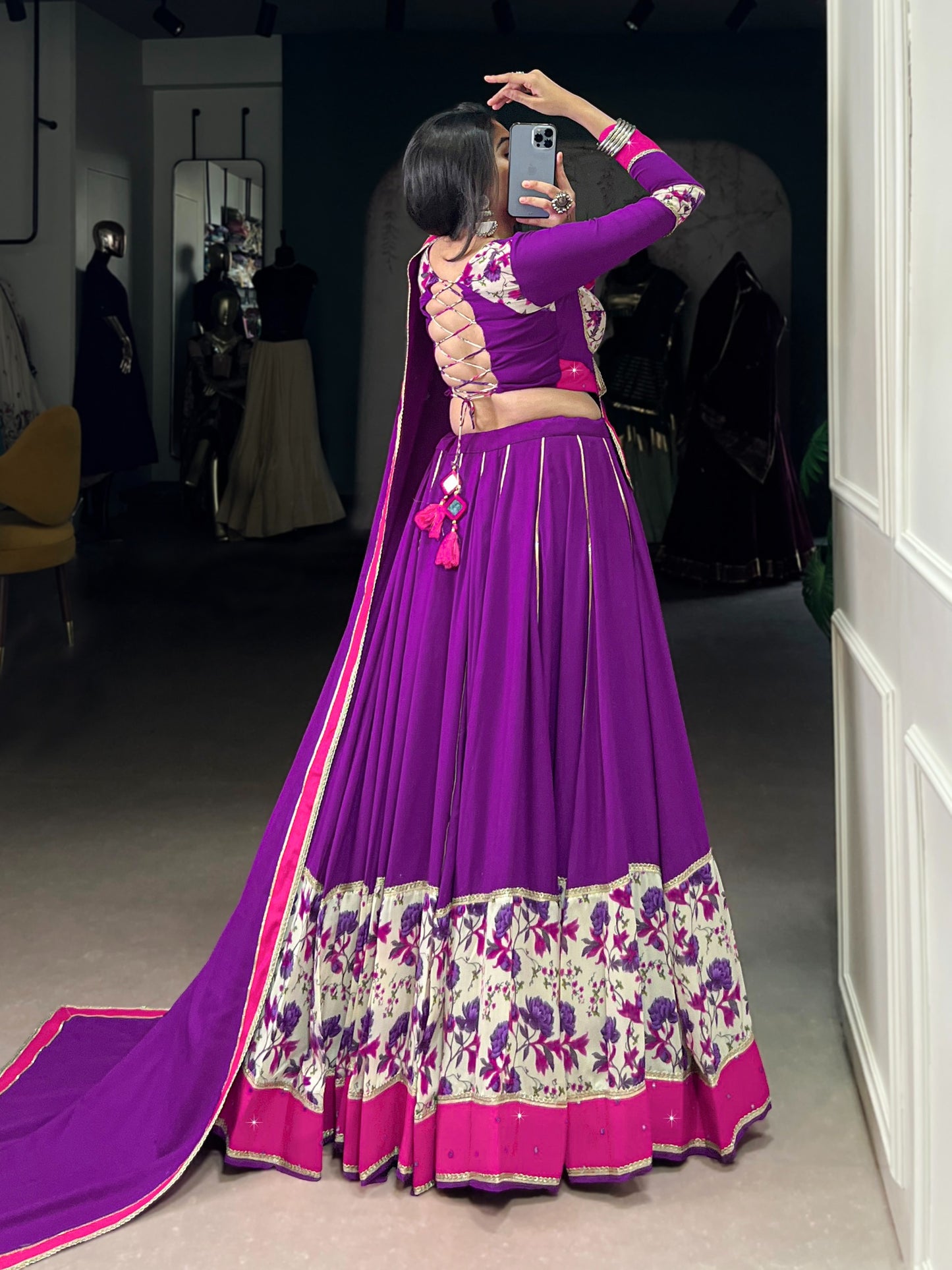 When tradition meets trend, the look becomes unforgettable
