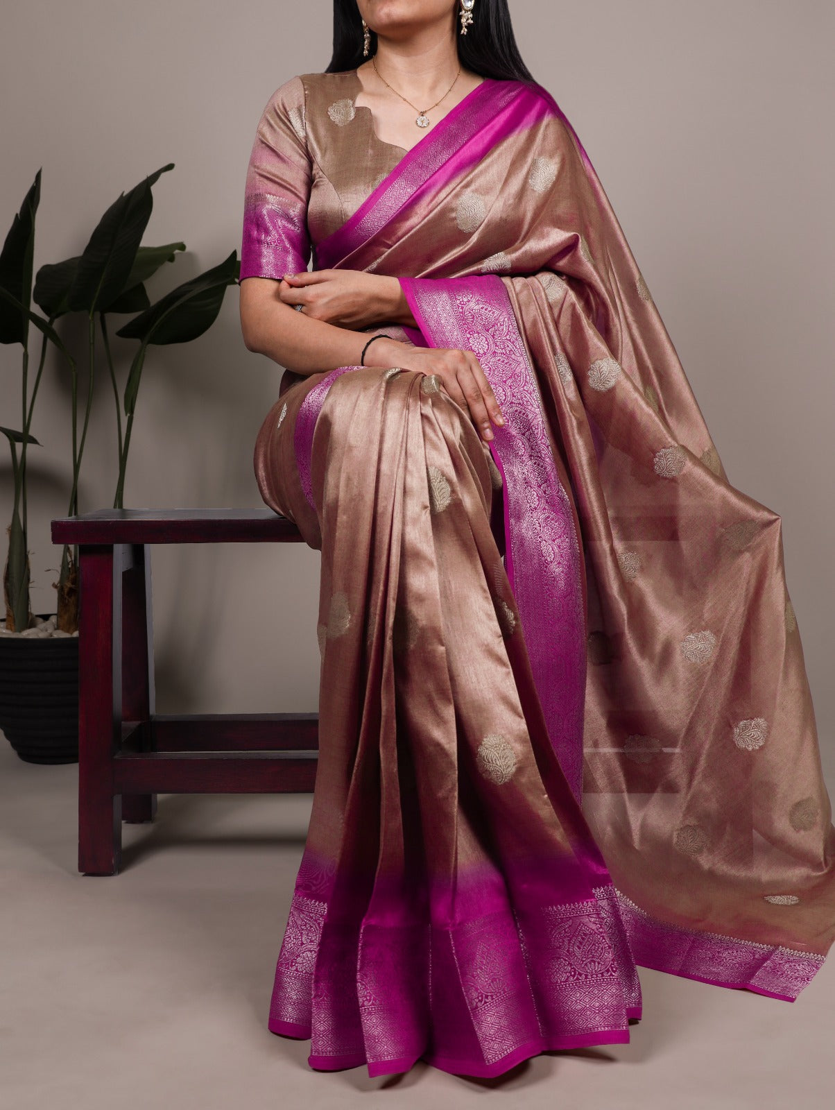 The perfect saree for when you want timeless beauty and modern grace 🪞✨