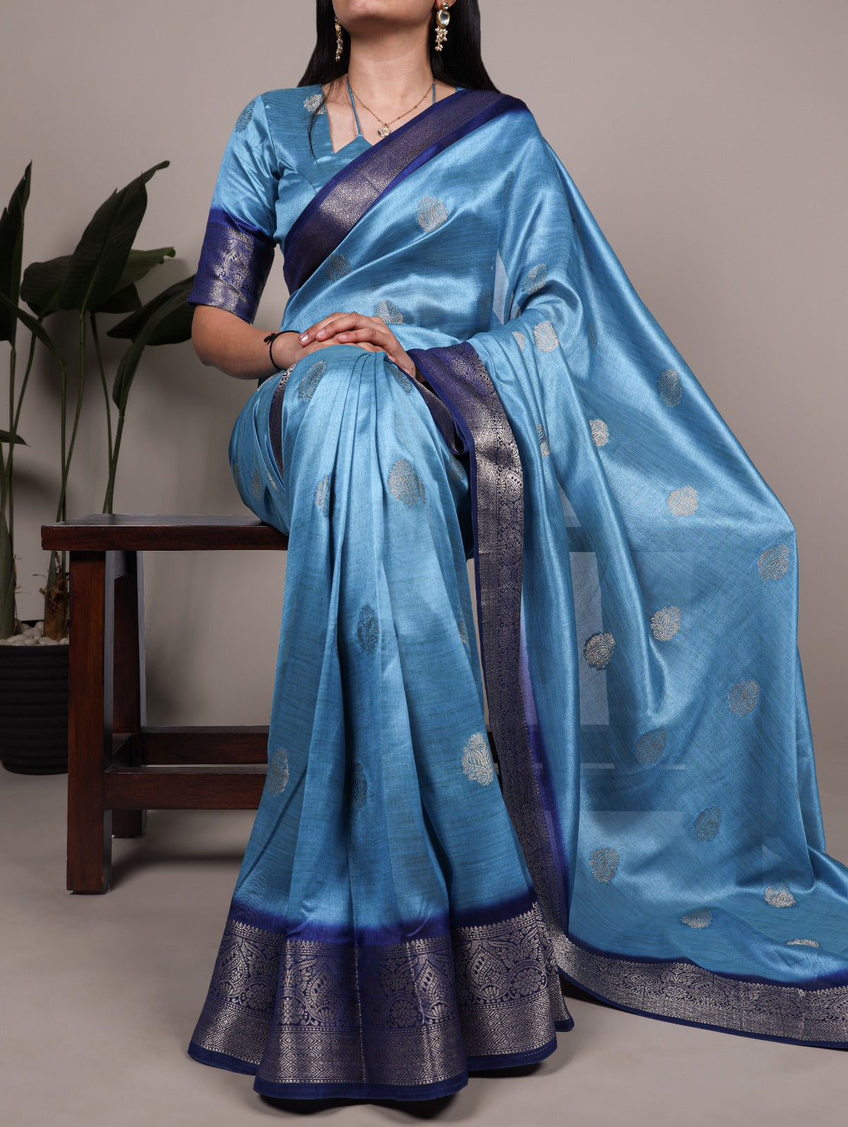 The perfect saree for when you want timeless beauty and modern grace 🪞✨