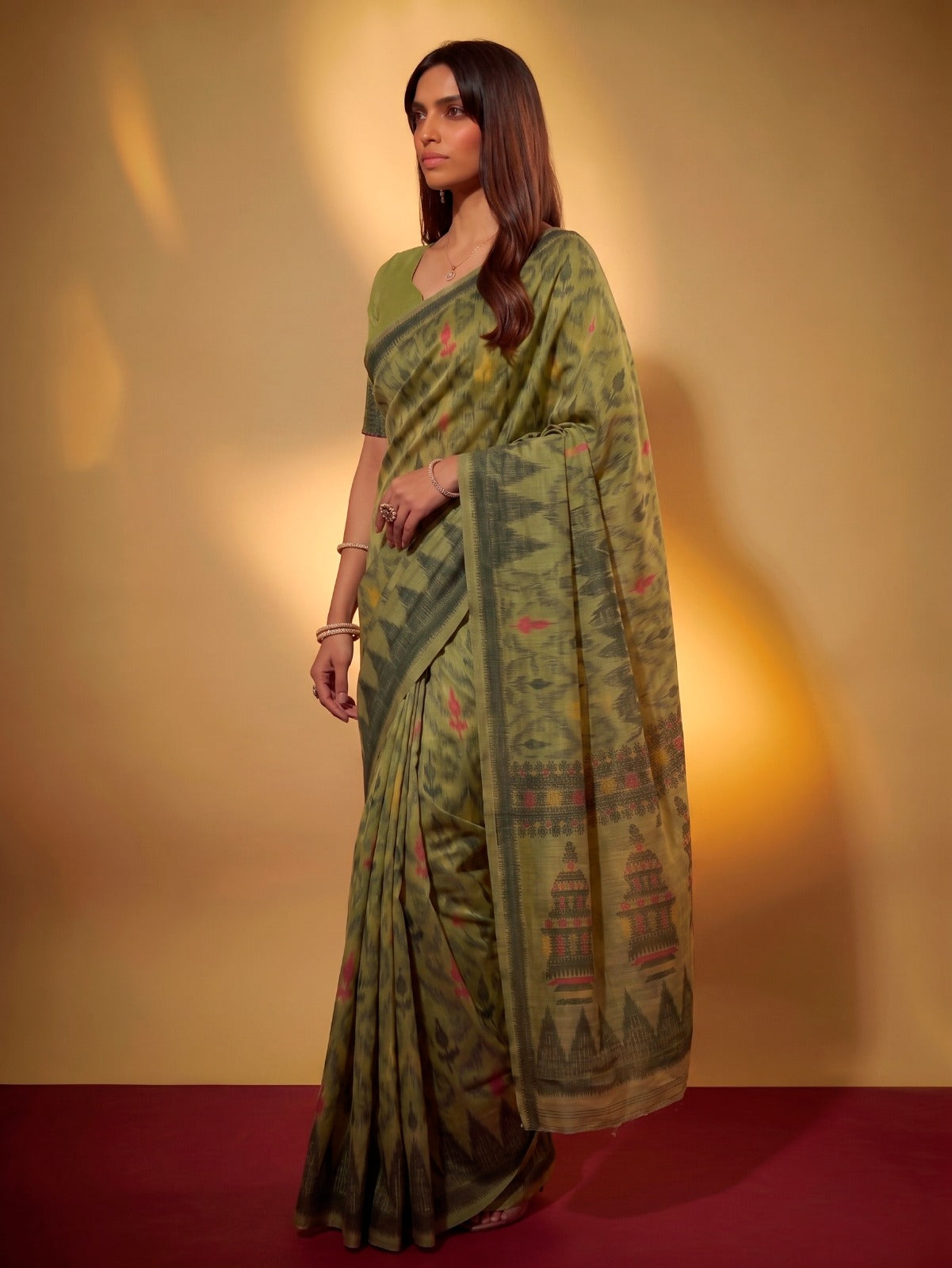 omfort meets style in this soft Poly Cotton printed saree—perfect for your everyday elegance. 🍂