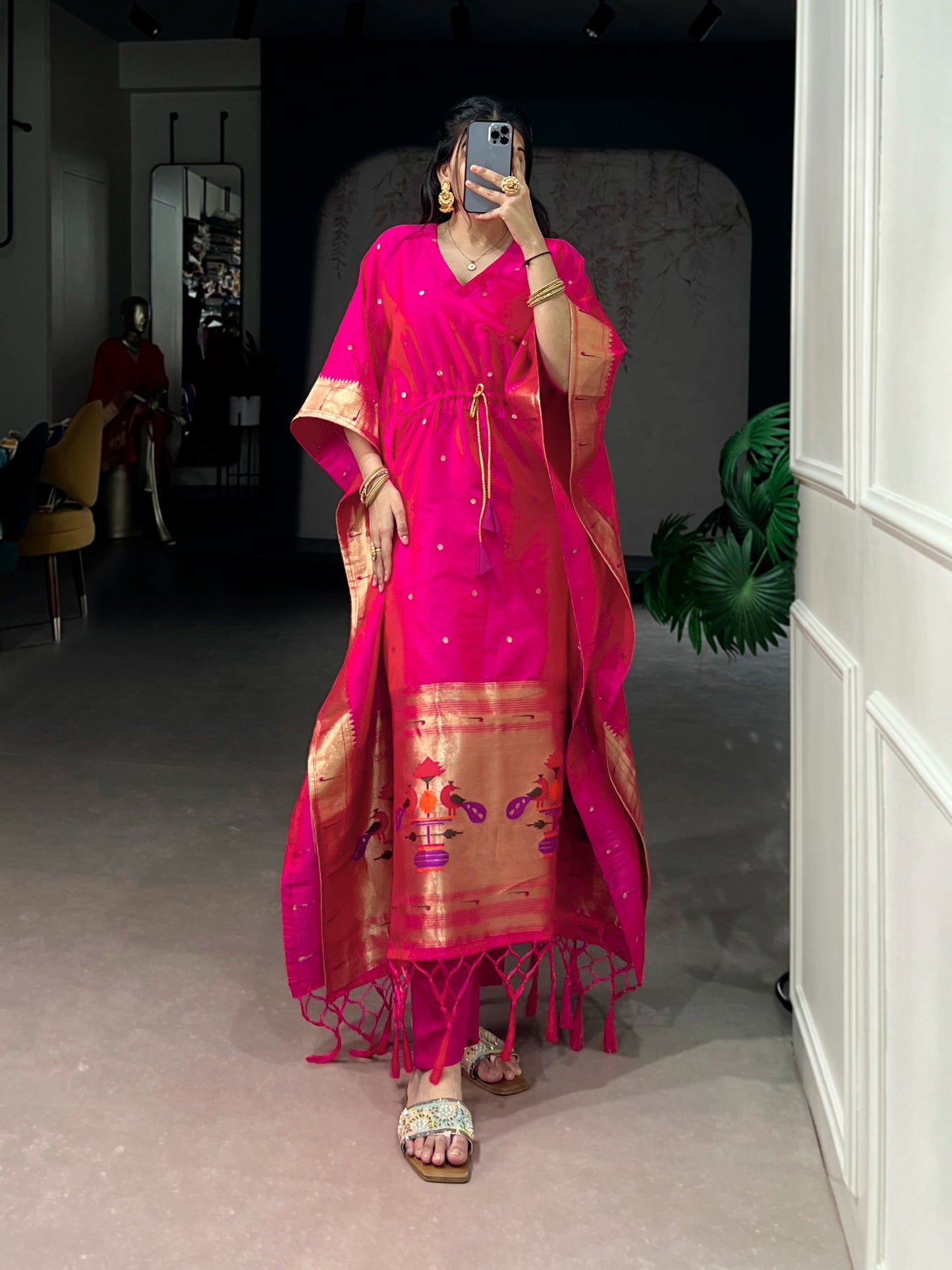 Drape yourself in royal comfort – Jacquard Kaftans made to shine in every moment 🪸
