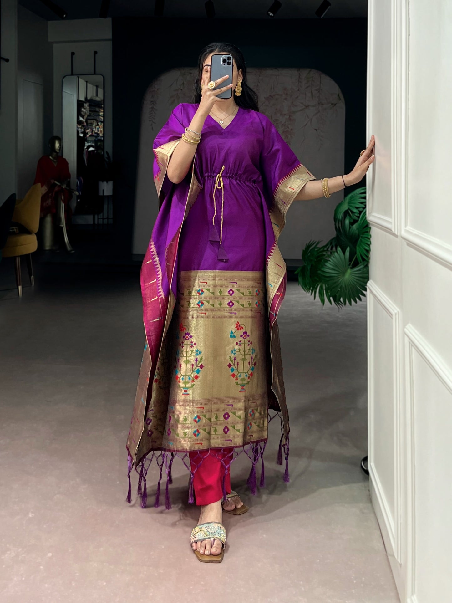 Drape yourself in royal comfort – Jacquard Kaftans made to shine in every moment 🪸