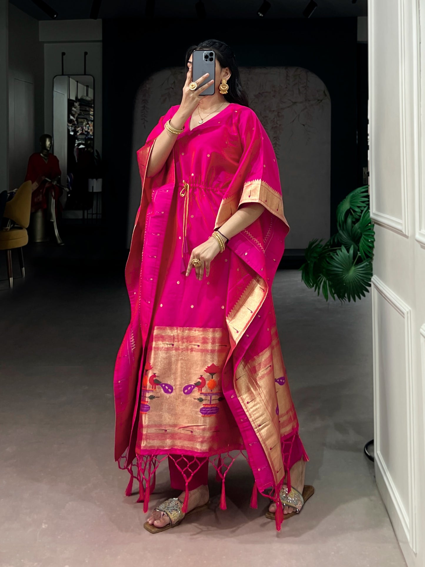 Drape yourself in royal comfort – Jacquard Kaftans made to shine in every moment 🪸