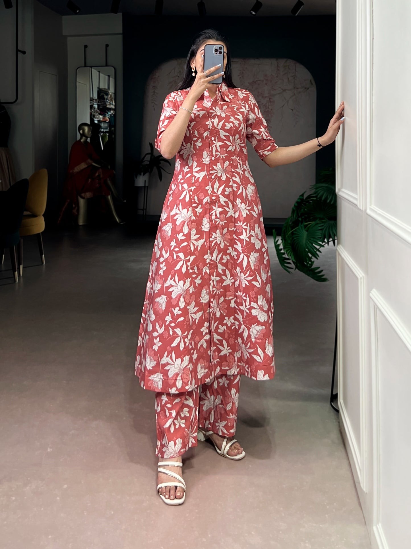 Floral print paired with foil work detailing on breathable P.V. Chanderi makes it perfect for casual festive days 🌸