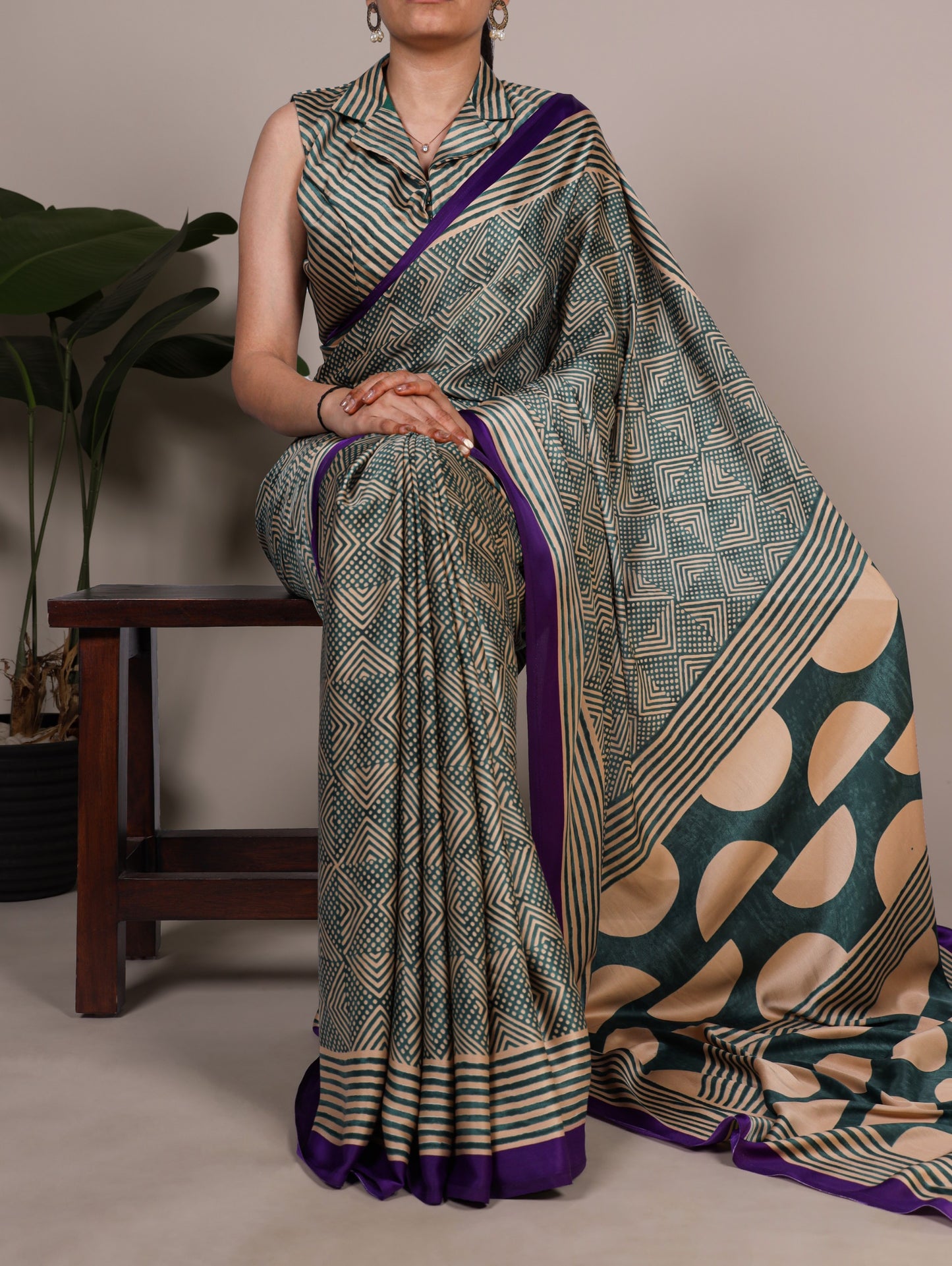 Crafted in soft dull silk with statement fancy prints, this saree blends classic charm with a modern touch 🌸