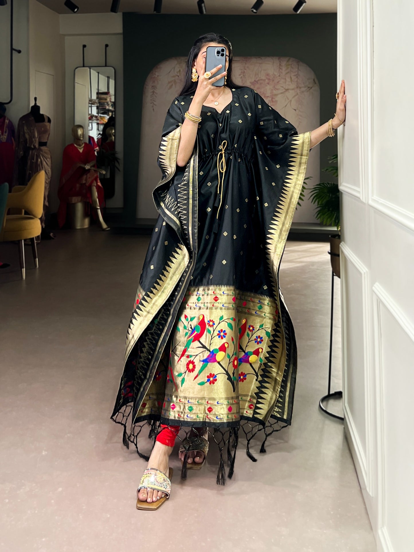 get traditional touch to your adoring this paithni kaftan is here to win hearts!🖤