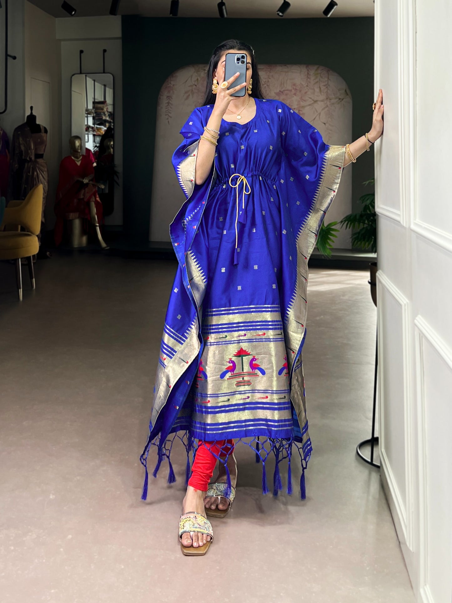 get traditional touch to your adoring this paithni kaftan is here to win hearts!🖤