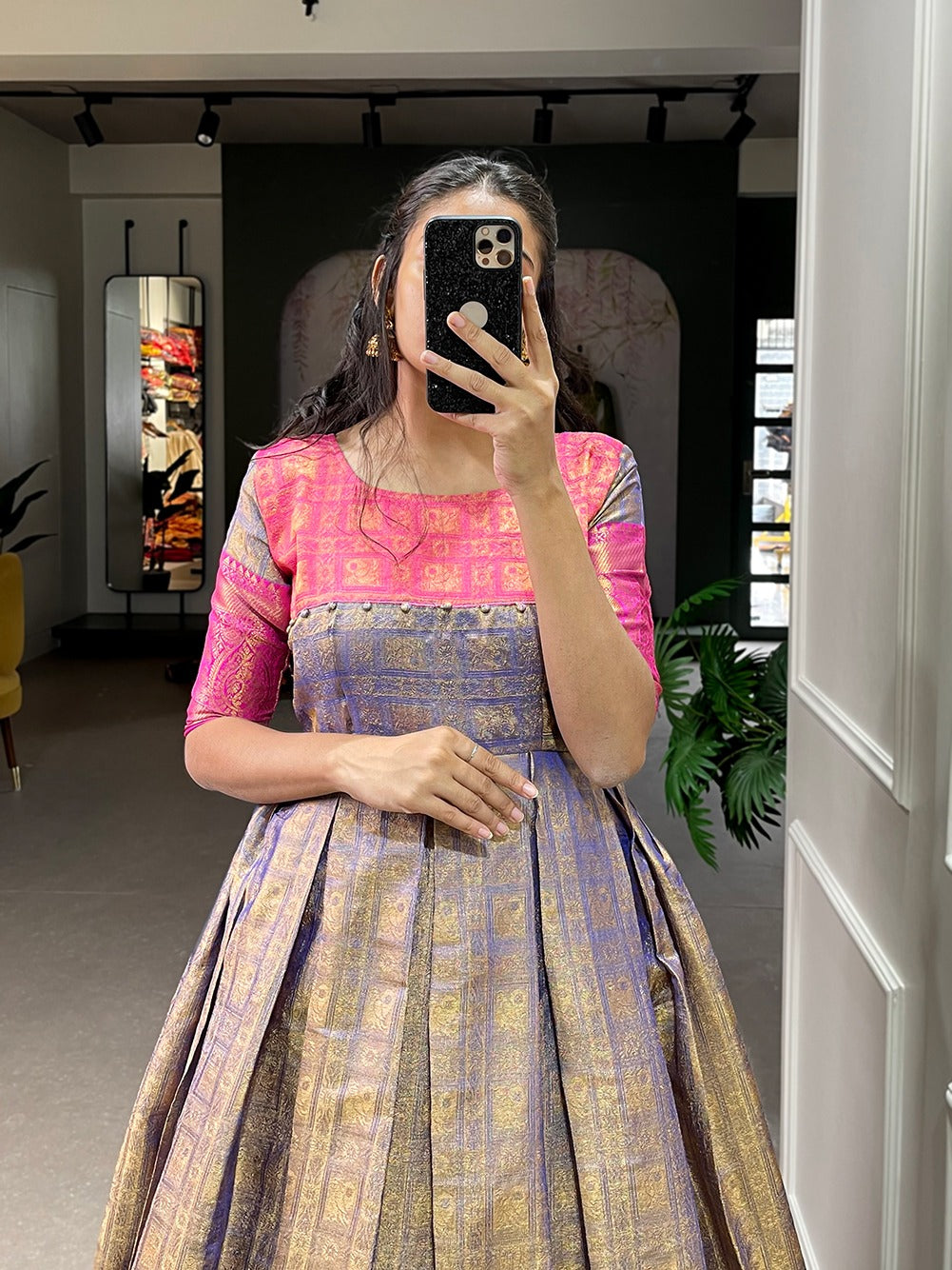 A joyful festive mood with Kanjivaram and zari weaving work appliqued gown 🌼