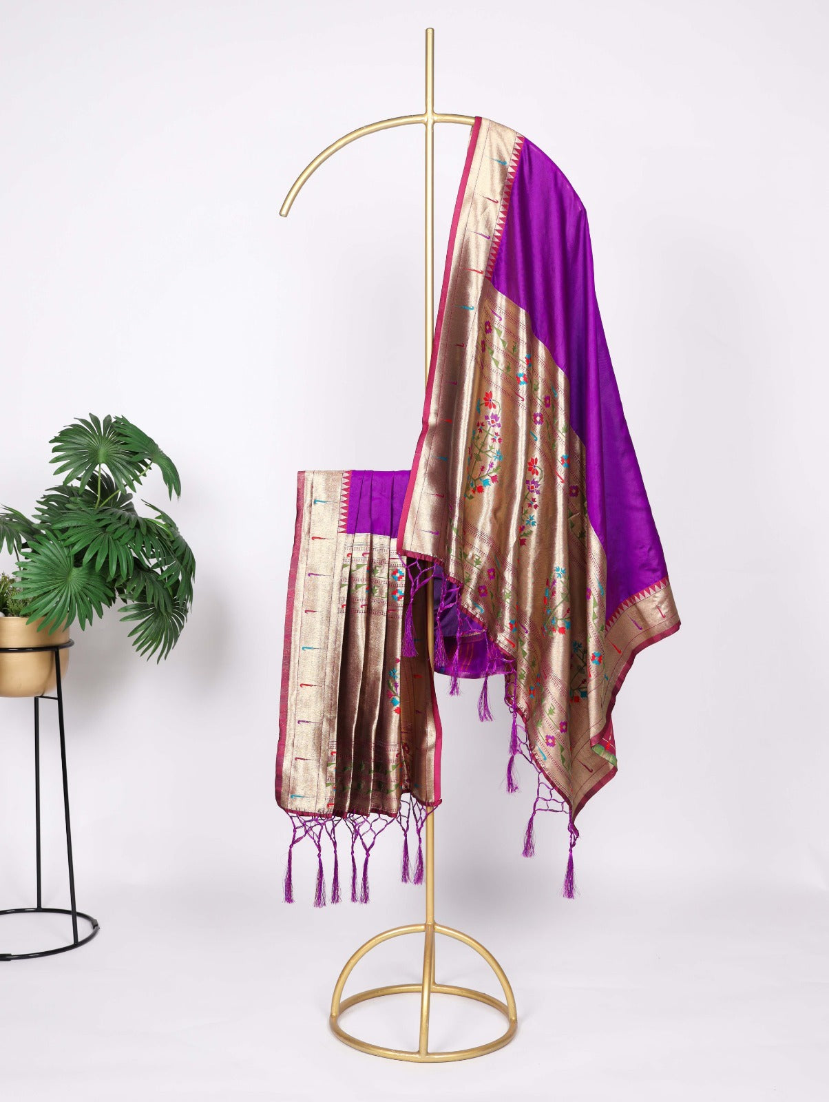 A dupatta that speaks tradition!