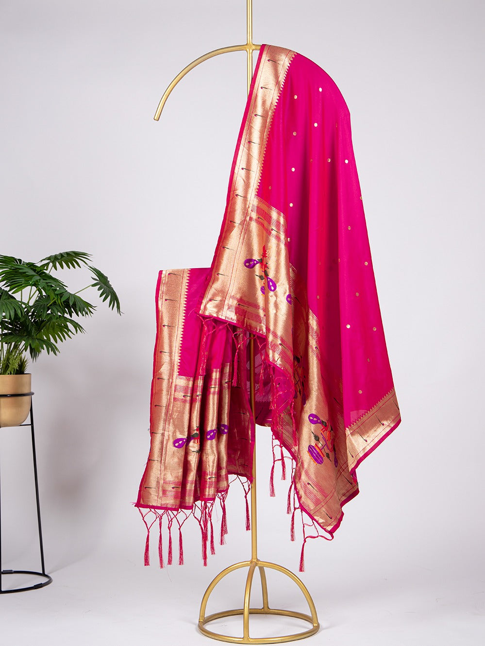 A dupatta that speaks tradition! ✨