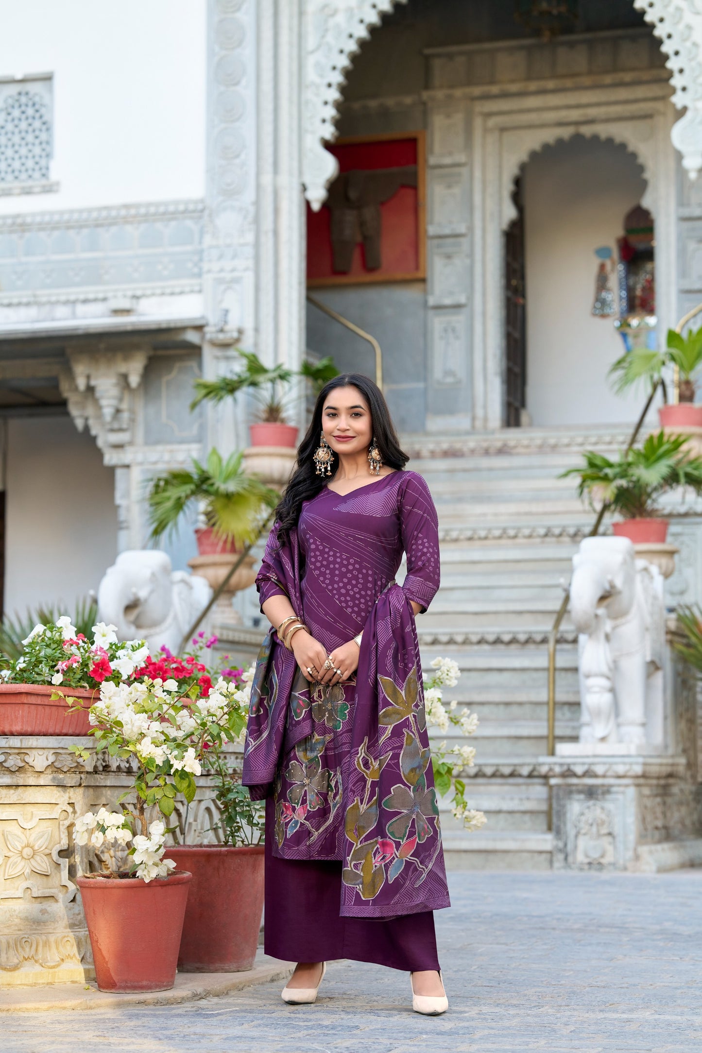 Beads meet blooms in this stunning salwar suit 💫