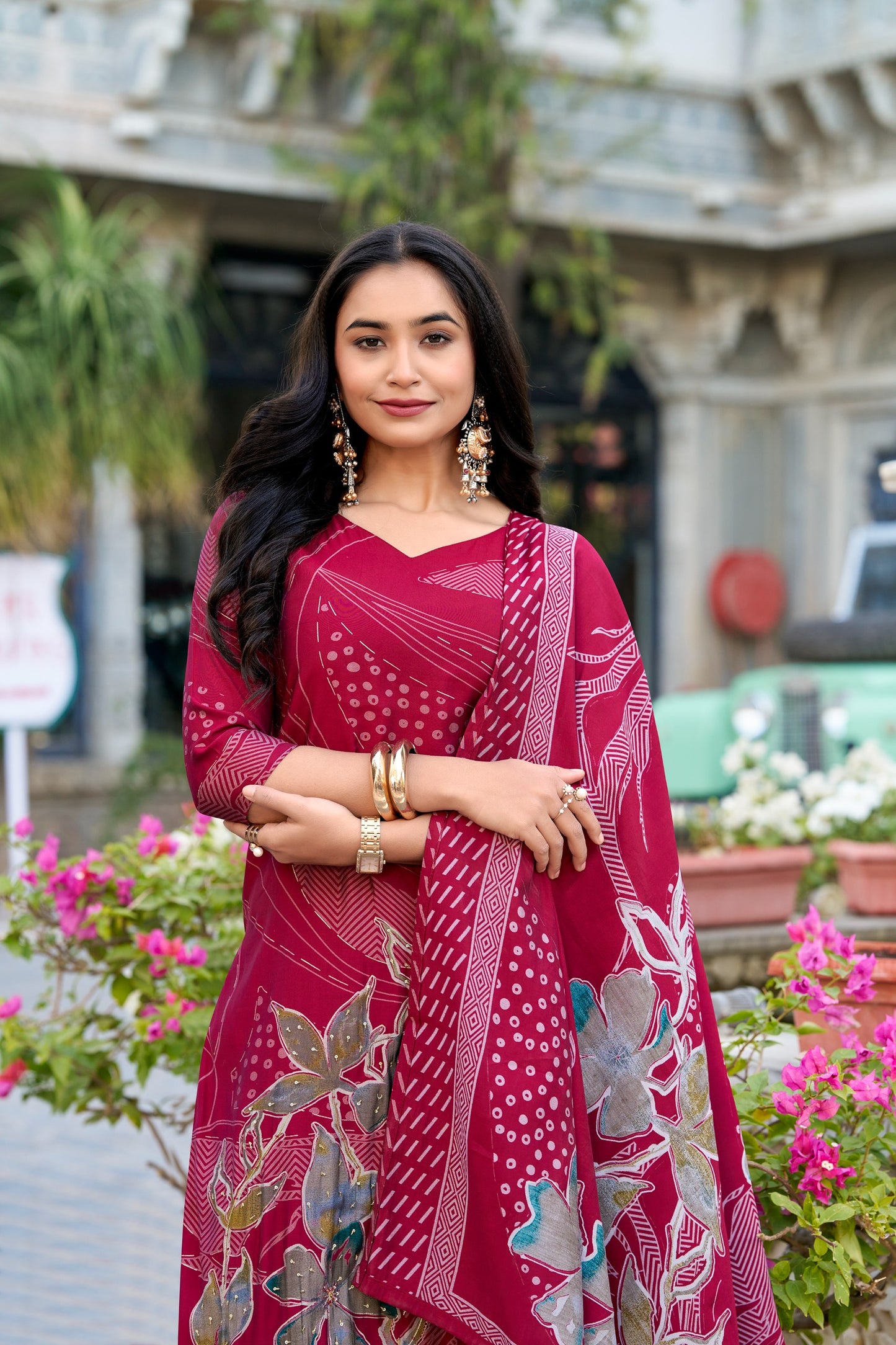 Beads meet blooms in this stunning salwar suit 💫