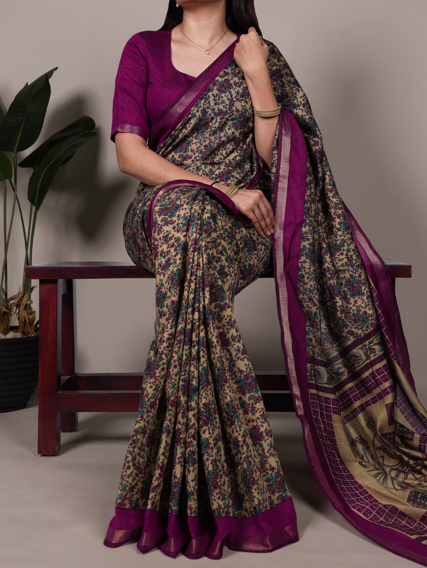 Where tradition meets comfort—this Chanderi cotton saree is all about lightweight luxury and lasting style ✨🍁
