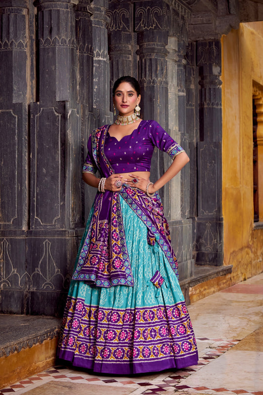 When the richness of Tasar silk meets the art of Ikkat – tradition gets a stylish update. 🥀