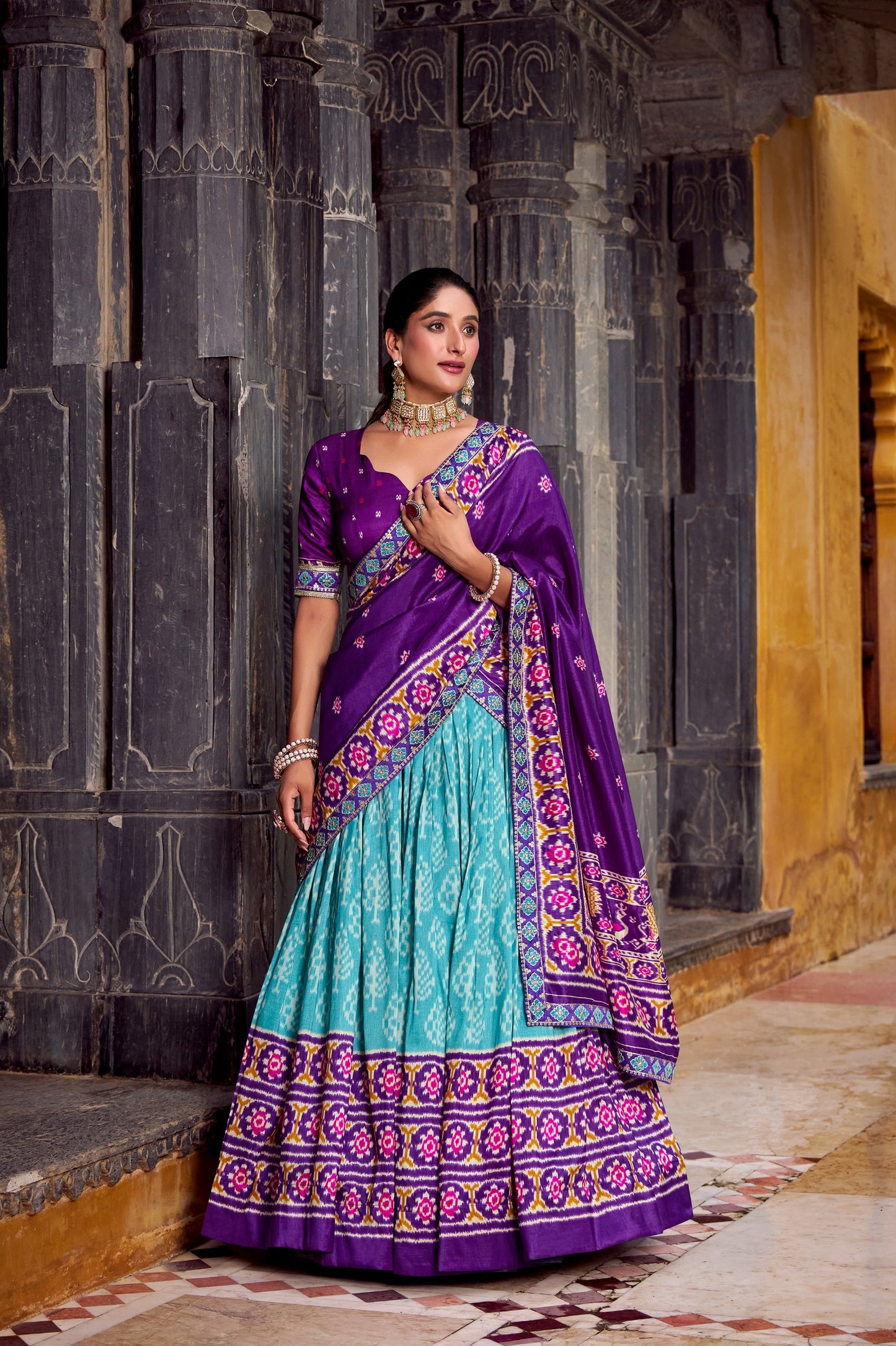When the richness of Tasar silk meets the art of Ikkat – tradition gets a stylish update. 🥀